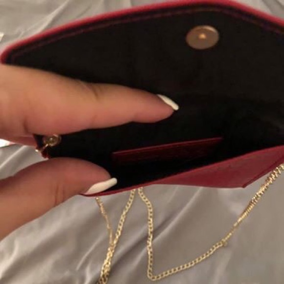 Red, mini crossbody - Picture 3 of 3